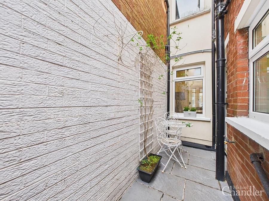 21 Crystal Street