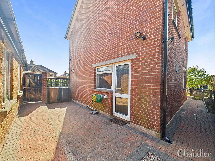 35 Glenholm Crescent