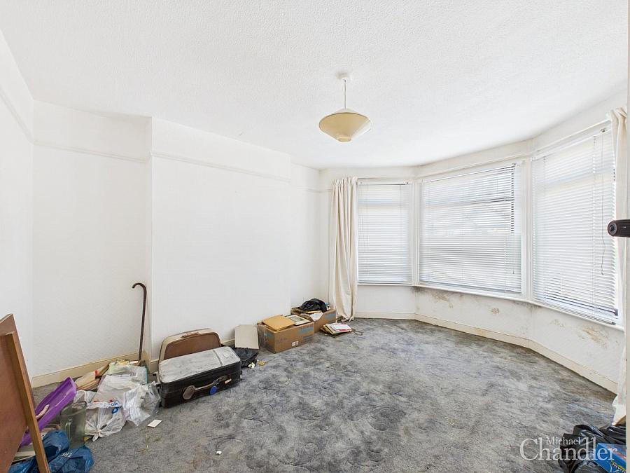 6 Chesterfield Park