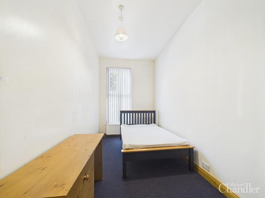 Apt 1 74 Fitzroy Avenue