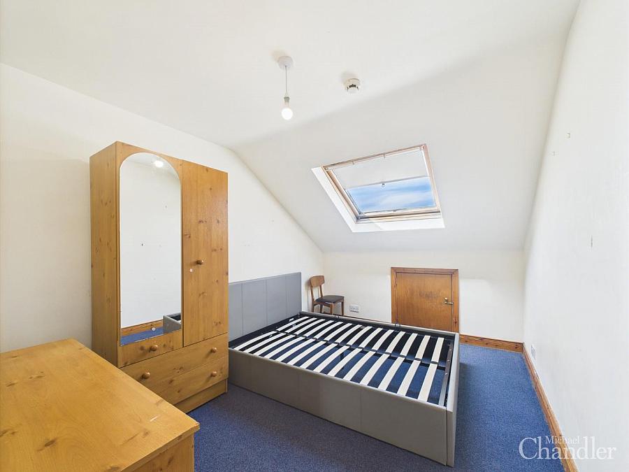 Apt 4 74 Fitzroy Avenue