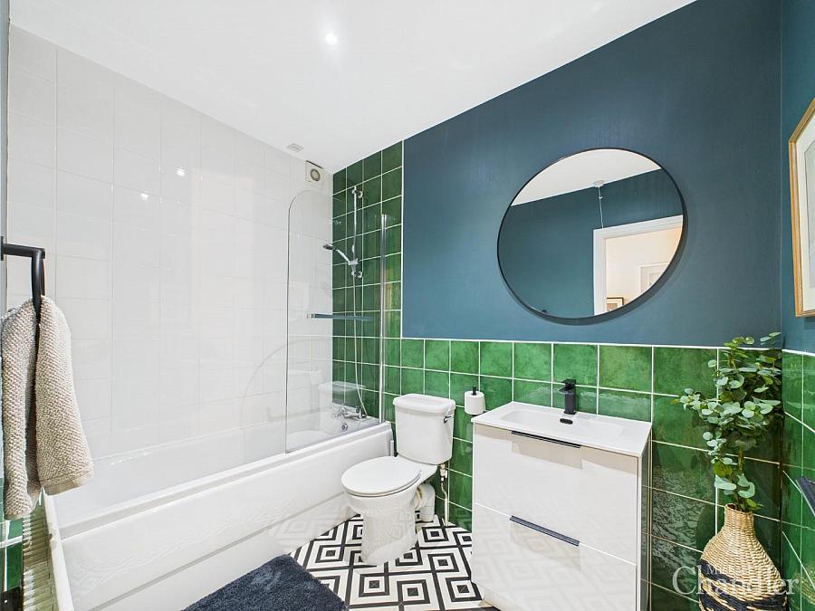Apt 2 16 Annadale Avenue