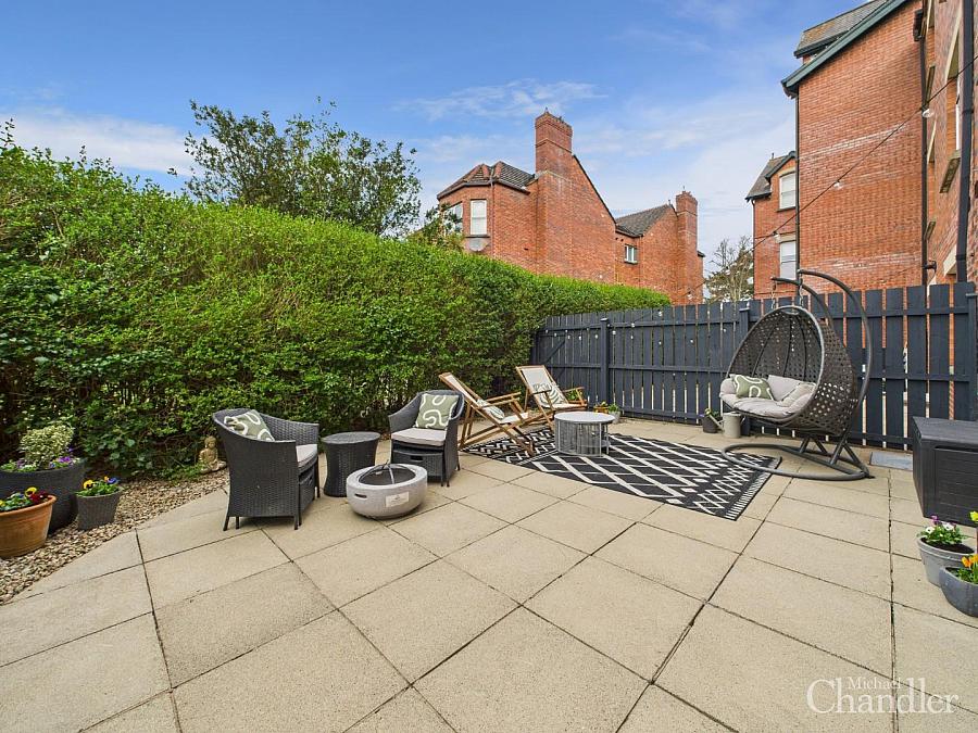 Apt 2 16 Annadale Avenue