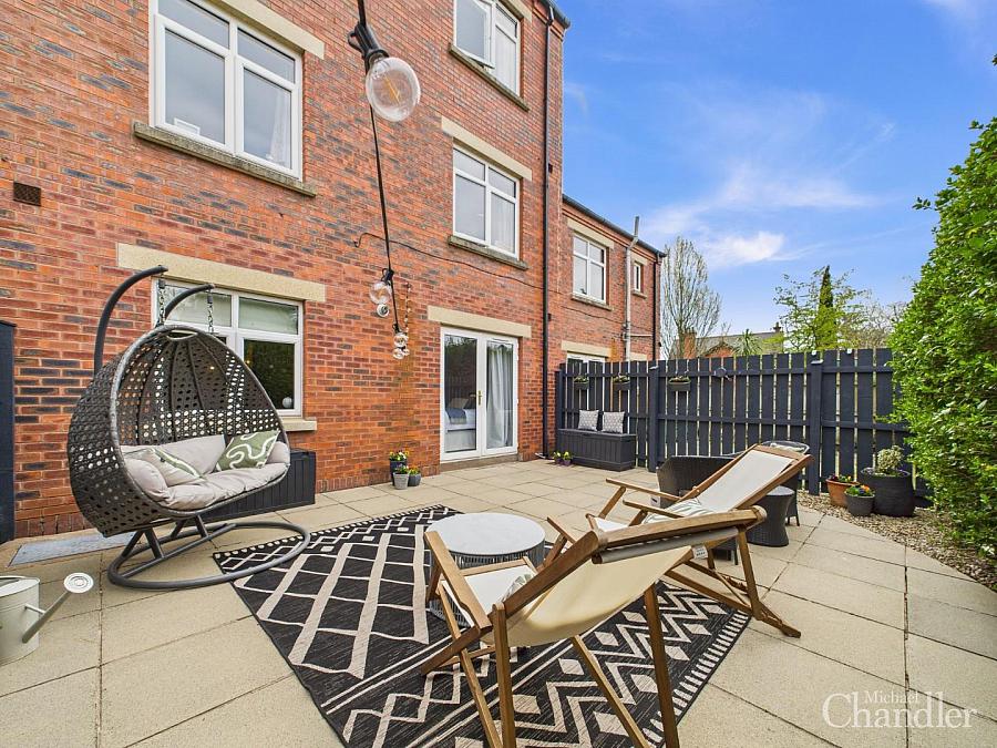 Apt 2 16 Annadale Avenue