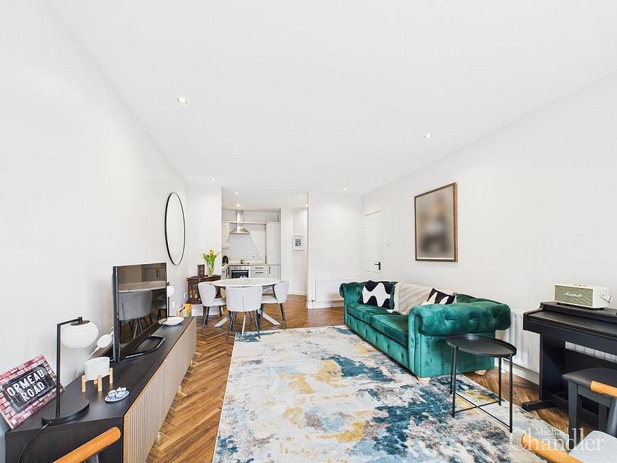Apt 2 16 Annadale Avenue