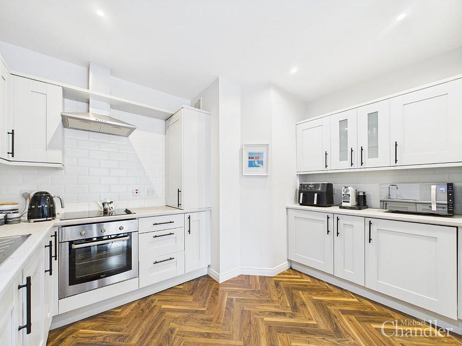 Apt 2 16 Annadale Avenue