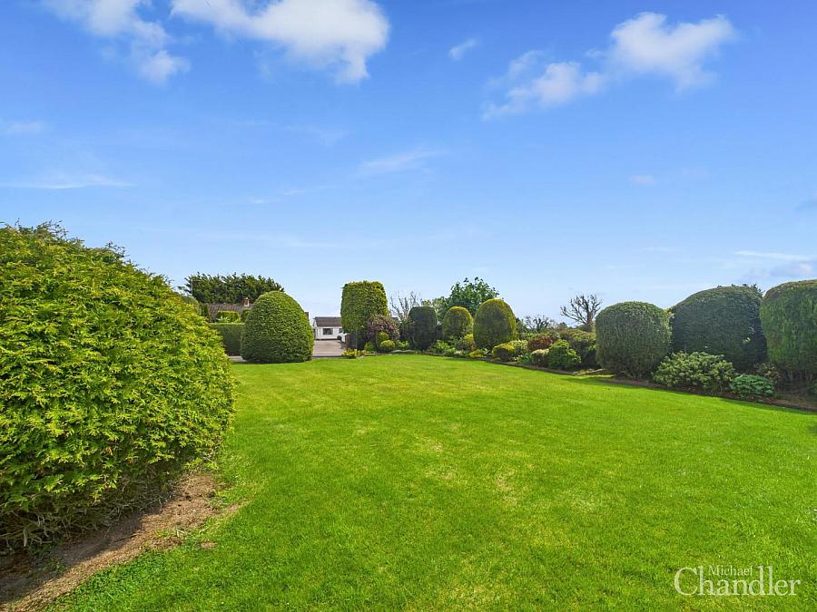 85 Knockbracken Road