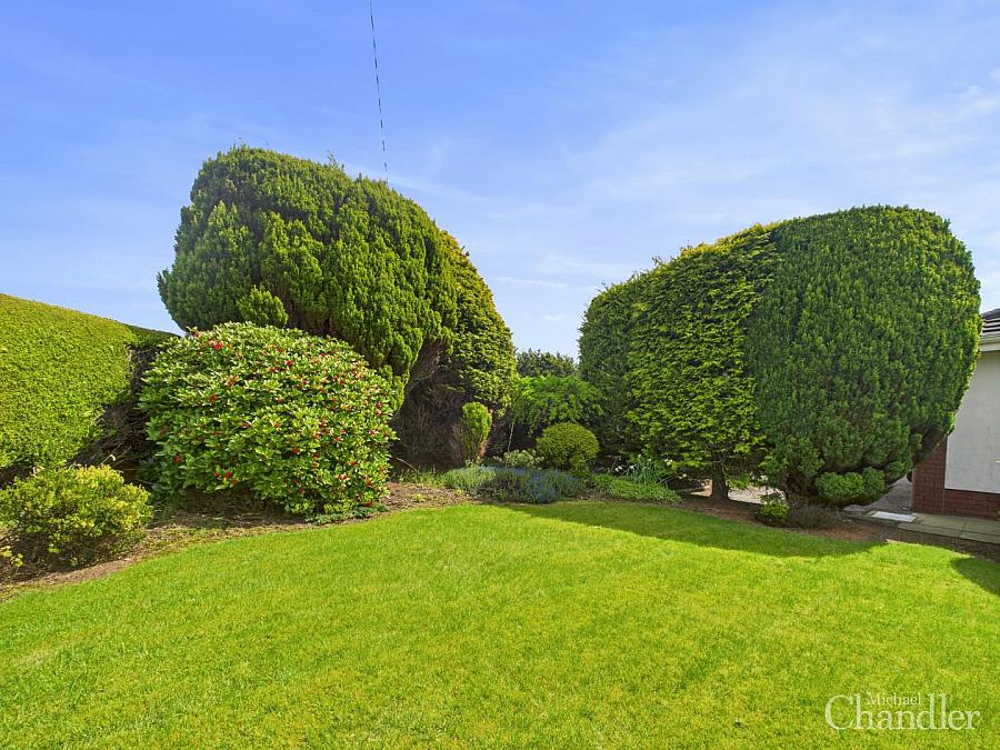 85 Knockbracken Road