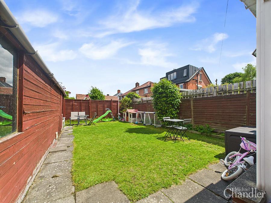 18 Knockbreda Drive