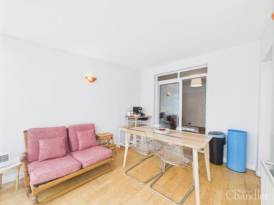 18 Knockbreda Drive
