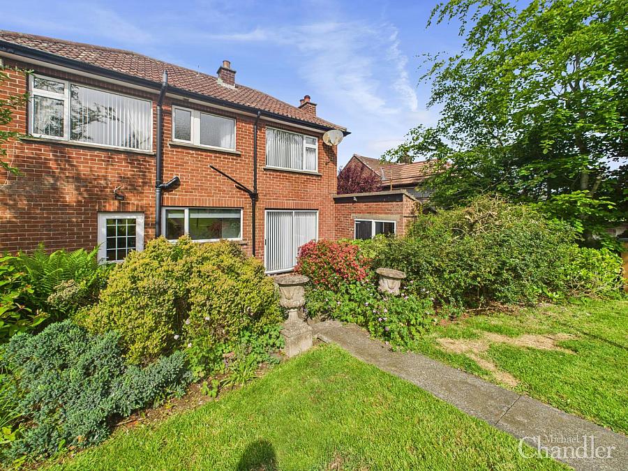 242 Saintfield Road