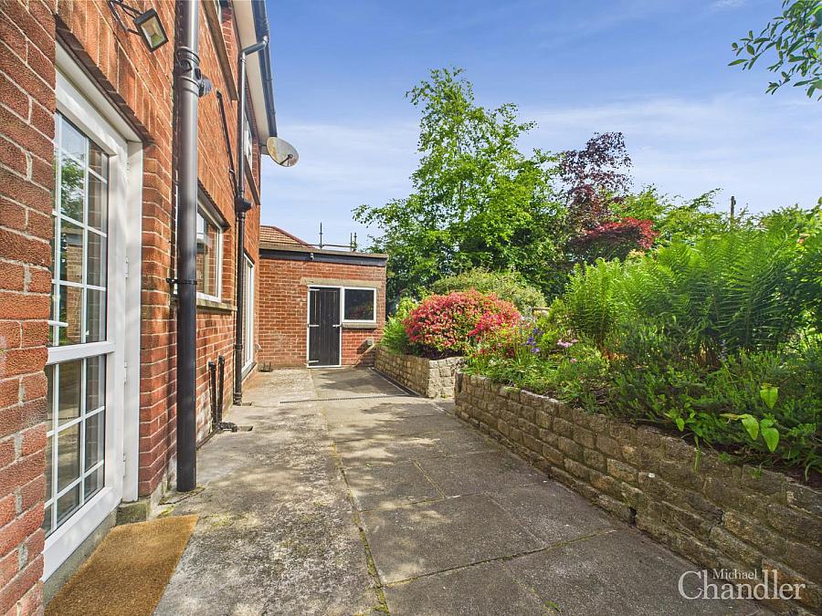 242 Saintfield Road