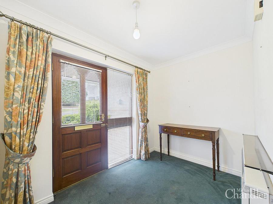 17 Queensfort Court