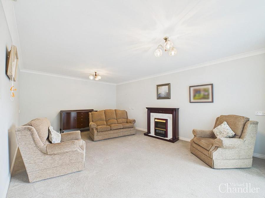 17 Queensfort Court 17 Queensfort Court