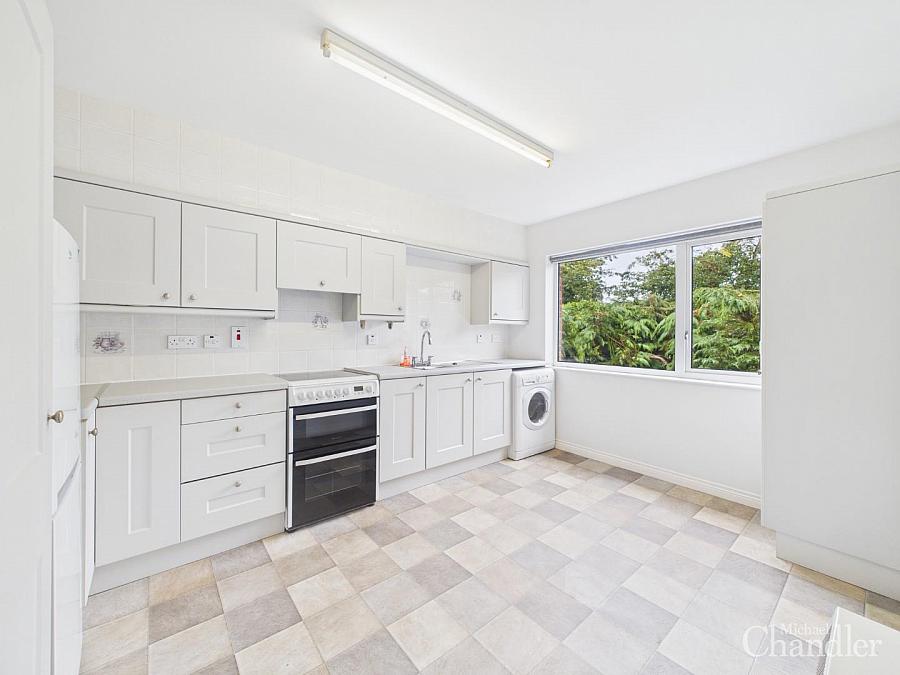 17 Queensfort Court