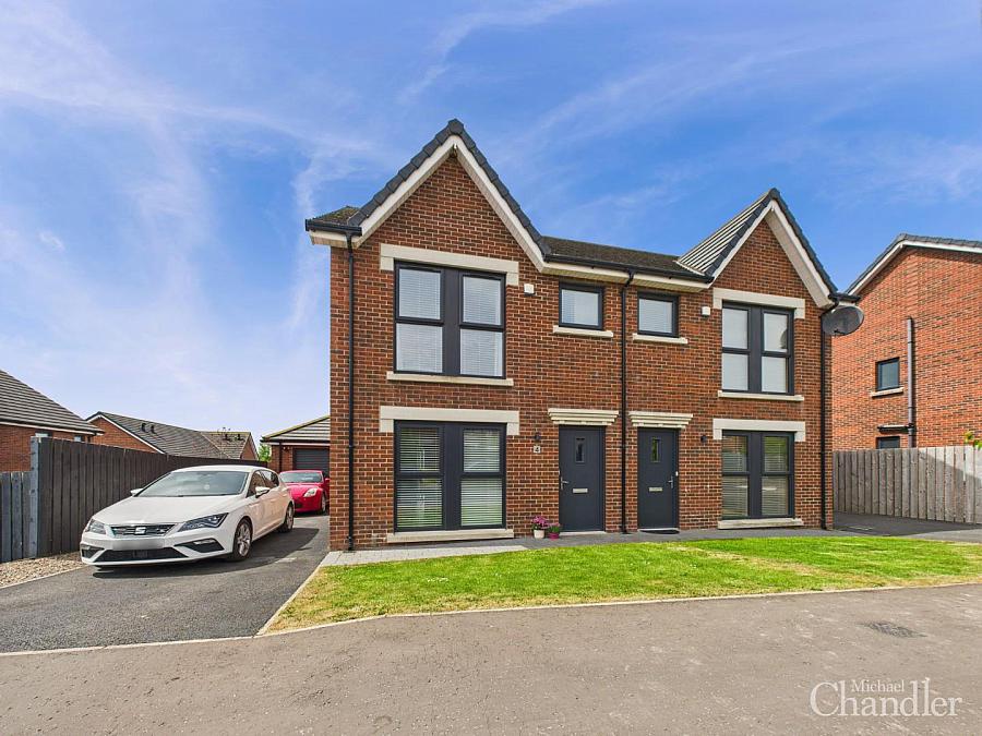 4 Baronsgrange Rise