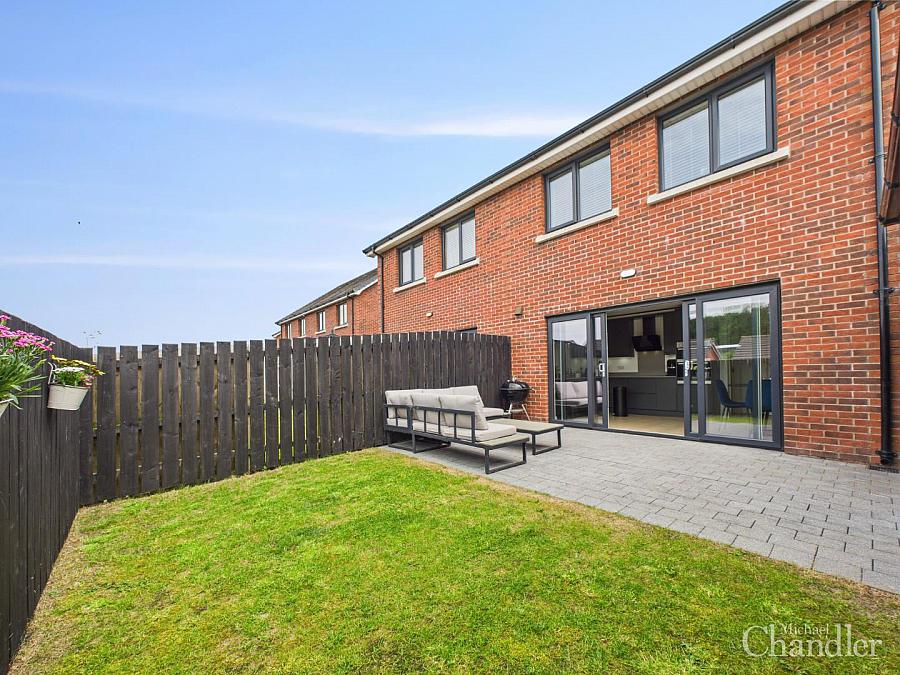 4 Baronsgrange Rise
