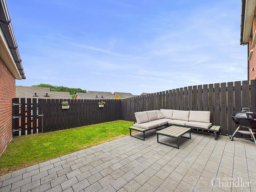 4 Baronsgrange Rise