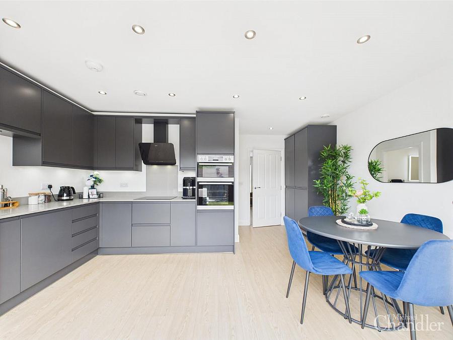 4 Baronsgrange Rise