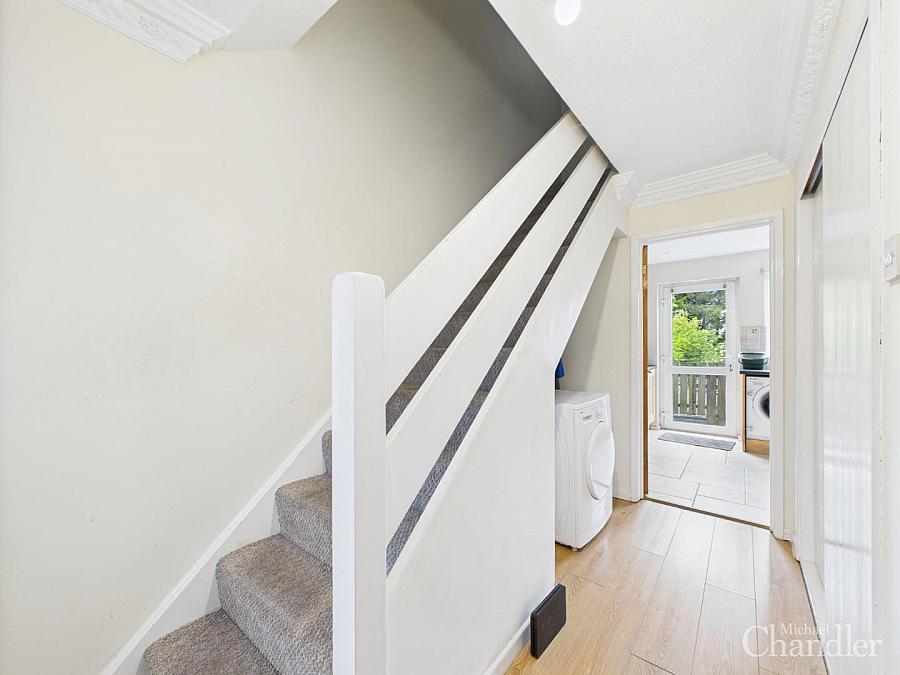16 Meadowvale Avenue