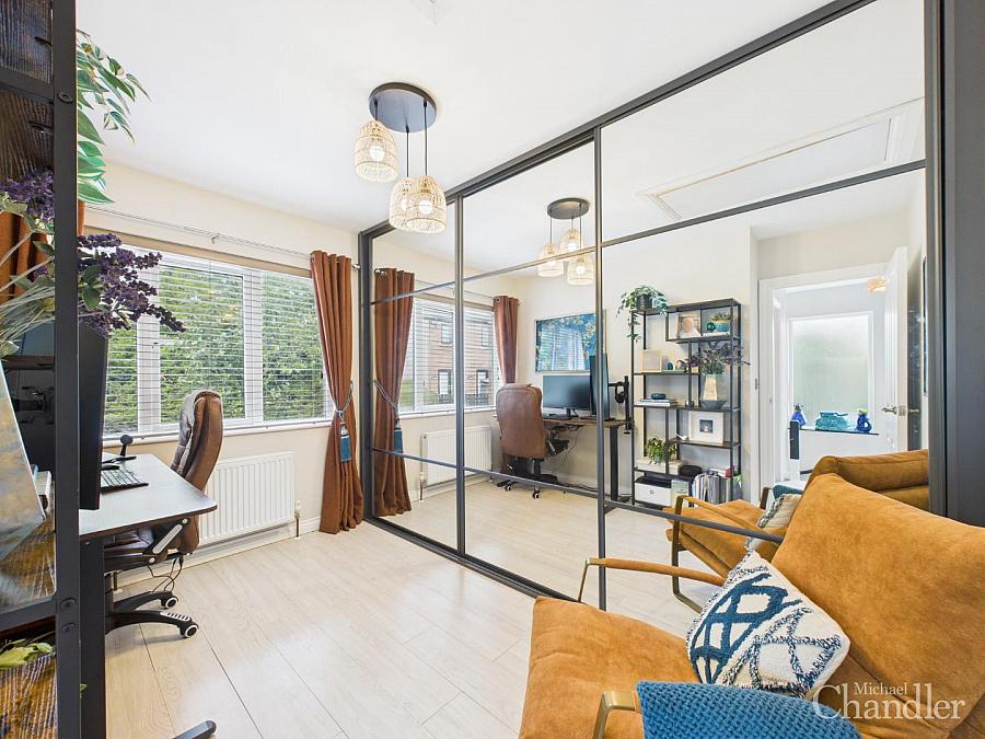 6 Cottonmount Manor