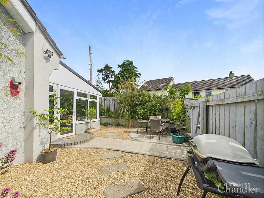 3 Creevy Close