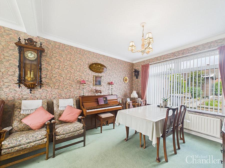 34 Glenholm Avenue