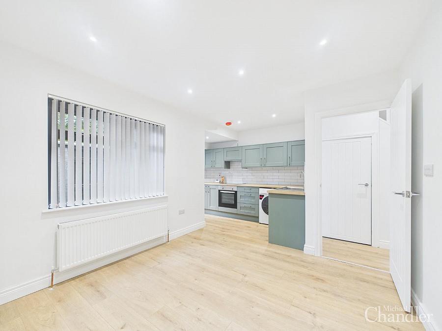 39 Brandon Parade