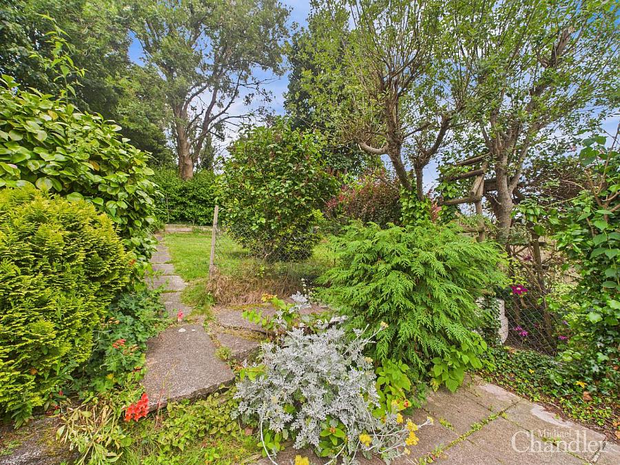 75 Ivanhoe Avenue