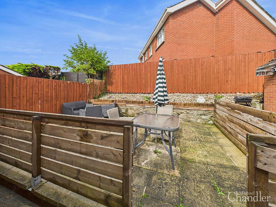 1 Hanwood Avenue