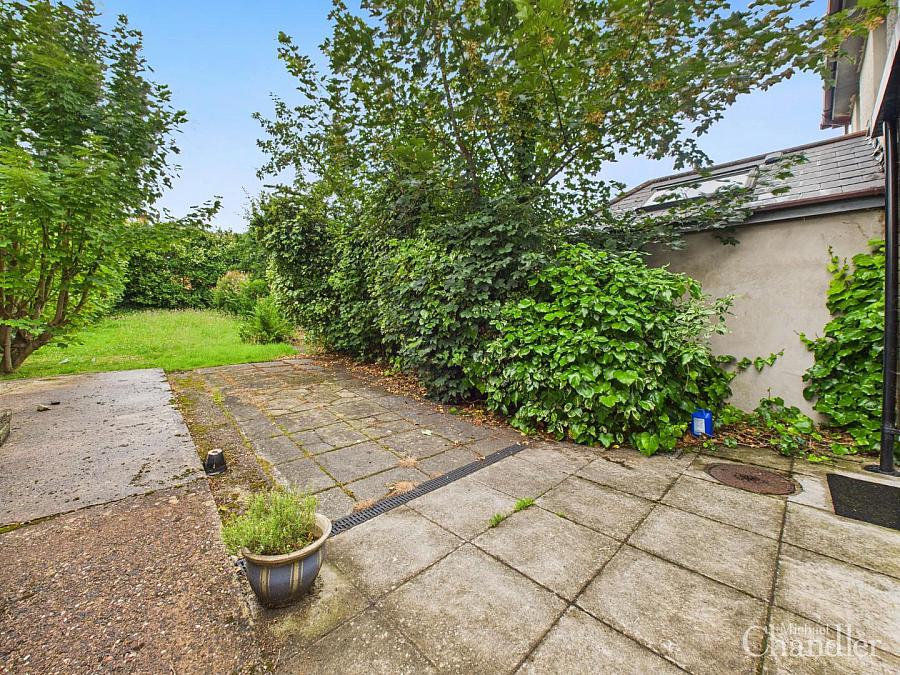 83 Knockbreda Road