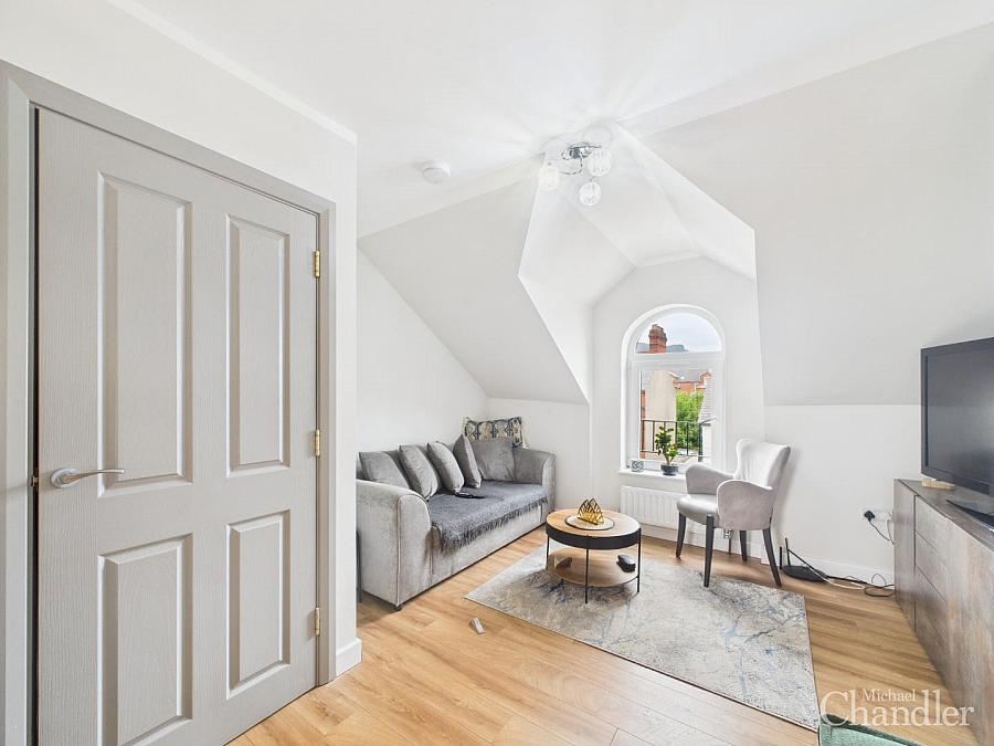 72b Cedar Avenue