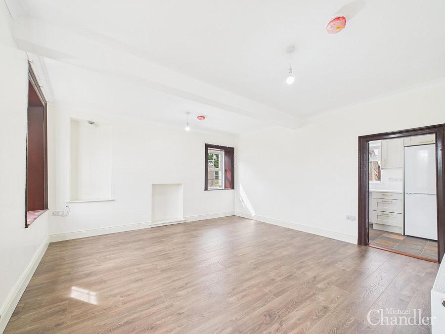 32 Glassdrumman Road