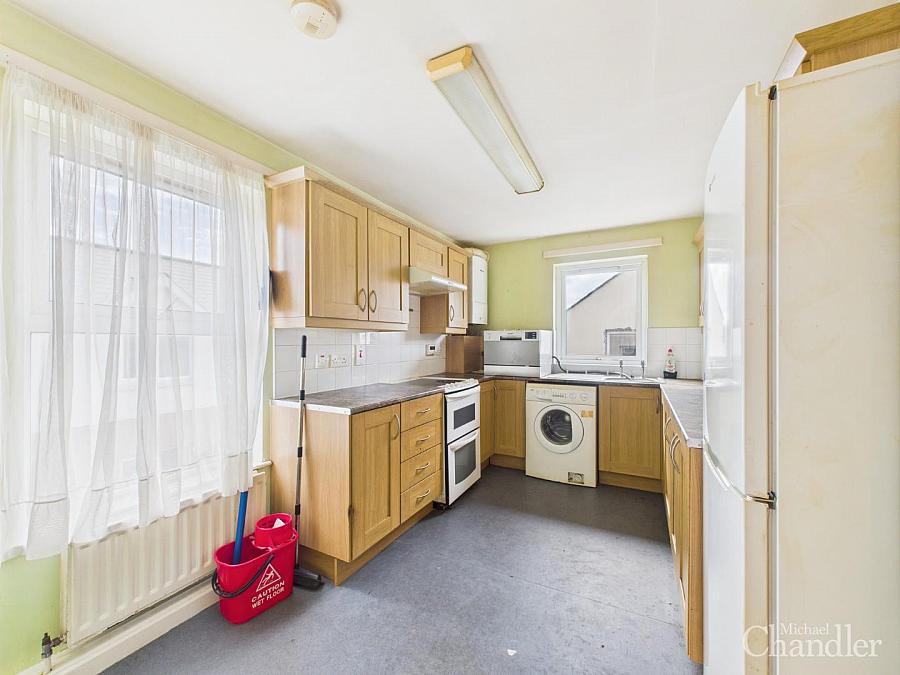 8 Dundela Court