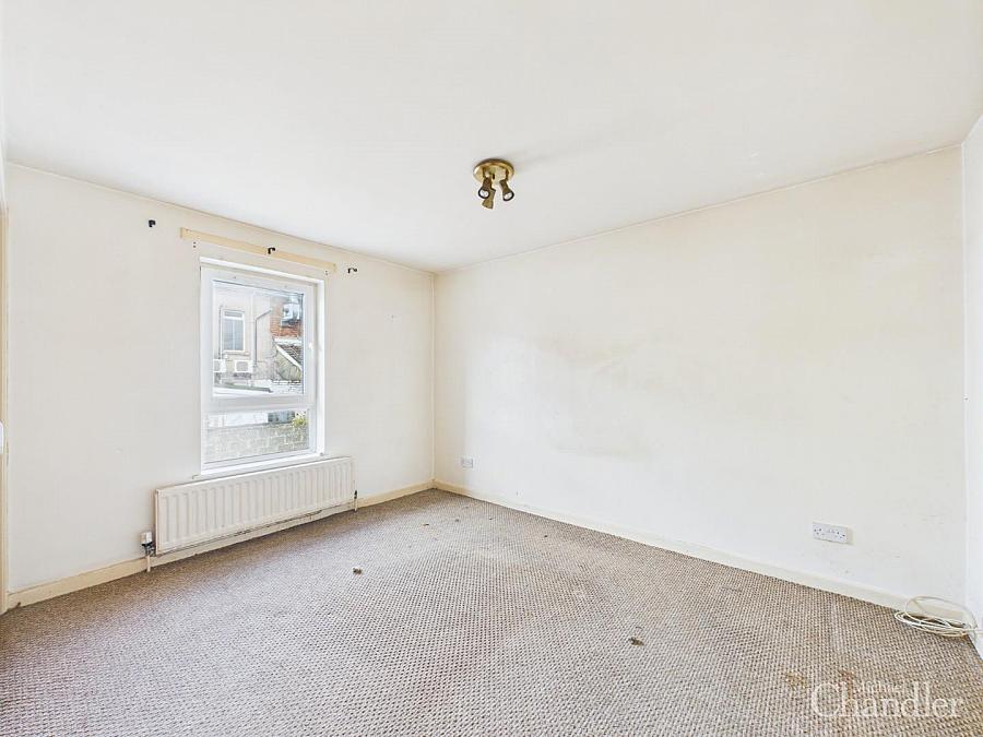 8 Dundela Court
