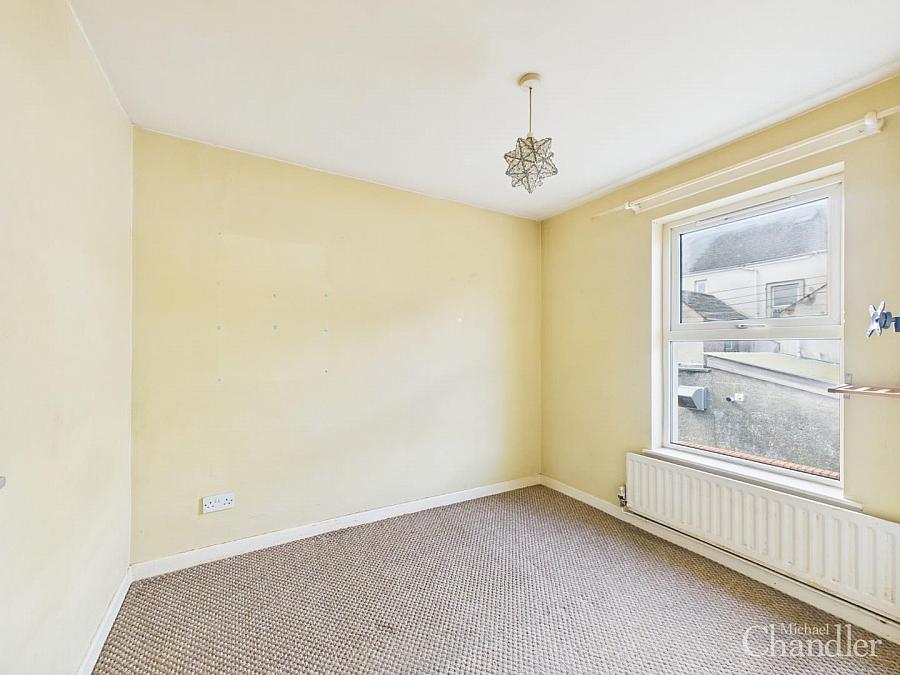 8 Dundela Court