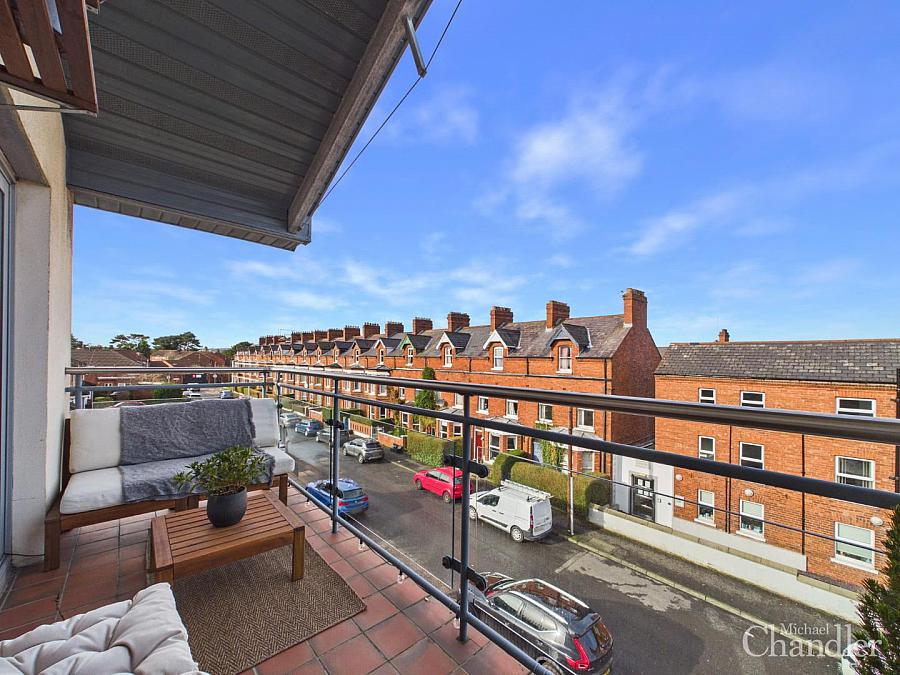 Apt 14 Ardmore Court Ardmore Avenue