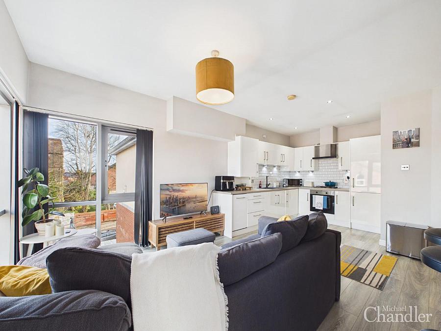 Apt 14 Ardmore Court Ardmore Avenue