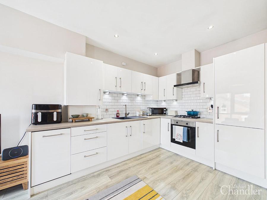 Apt 14 Ardmore Court Ardmore Avenue