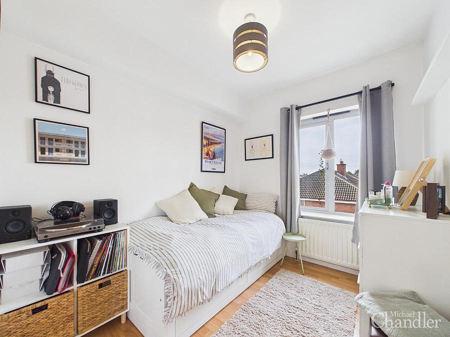 Apt 14 Ardmore Court Ardmore Avenue