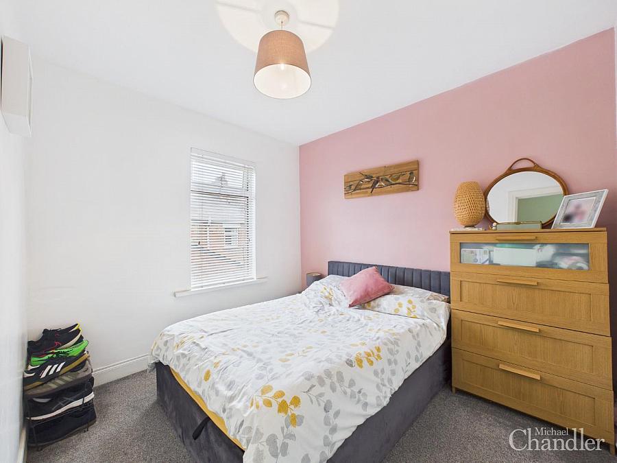 30 Ravenhill Avenue