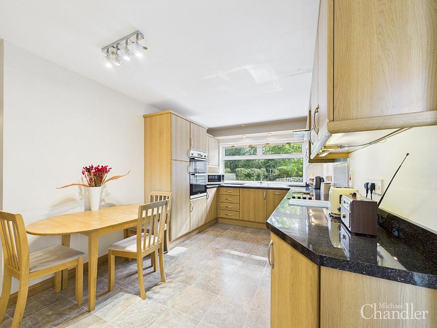 15 Rockmount Close