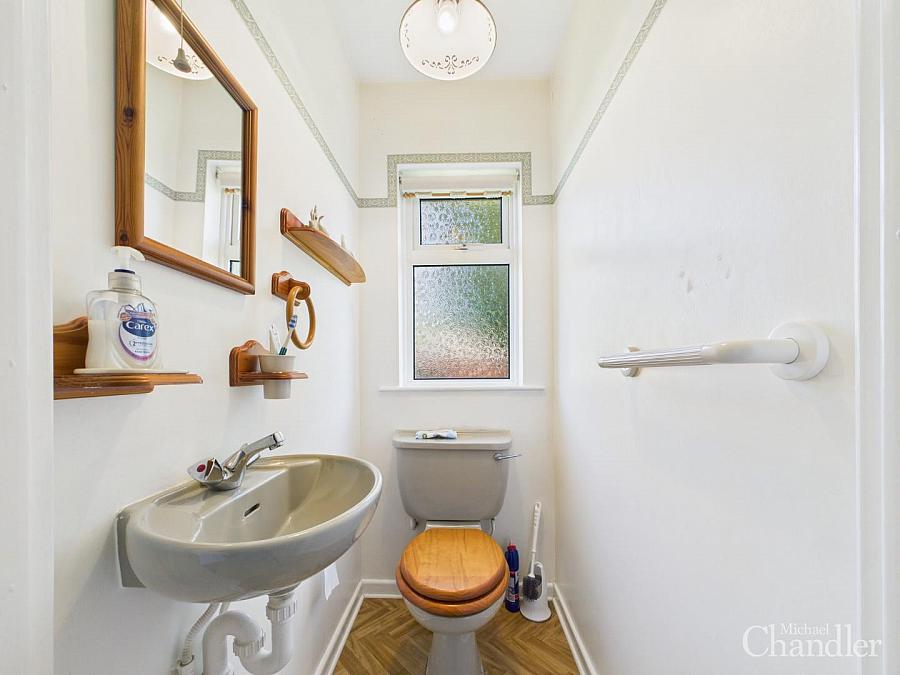 15 Rockmount Close
