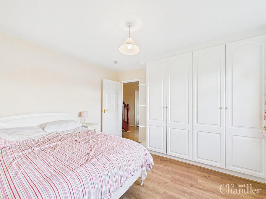 15 Rockmount Close
