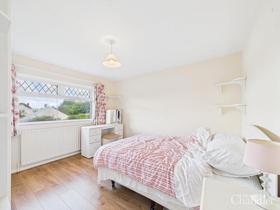 15 Rockmount Close
