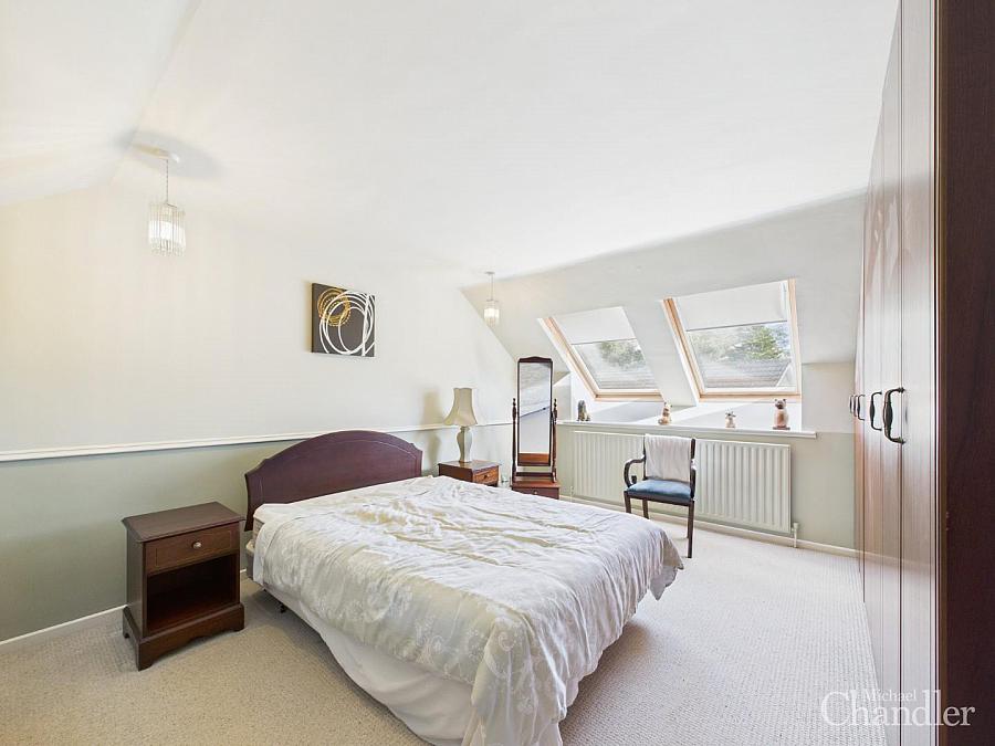 15 Rockmount Close