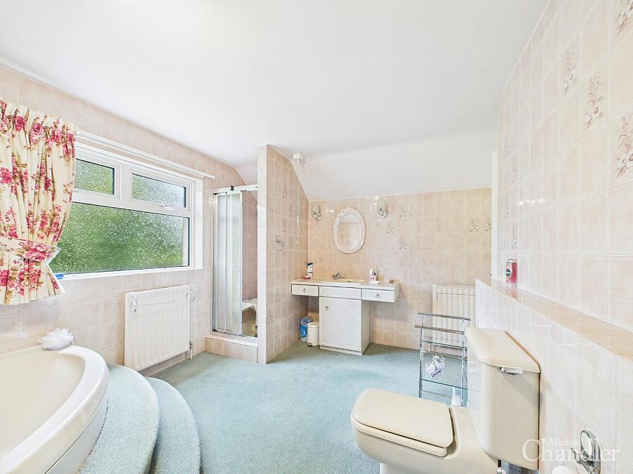 15 Rockmount Close