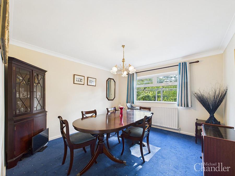 15 Rockmount Close