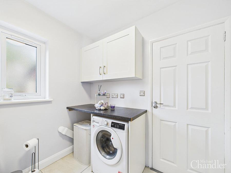 3 Glendale Avenue North
