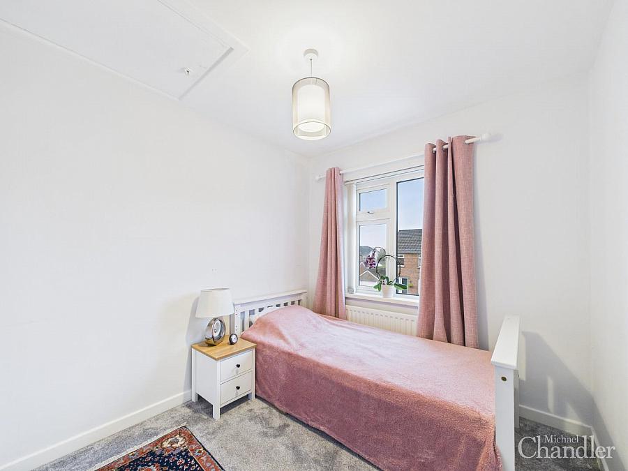 3 Glendale Avenue North